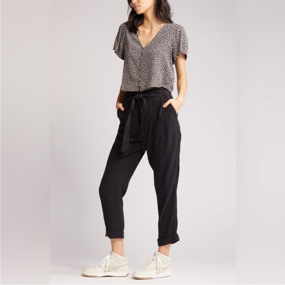 Treasure & Bond Black Cropped Pants. Size 4